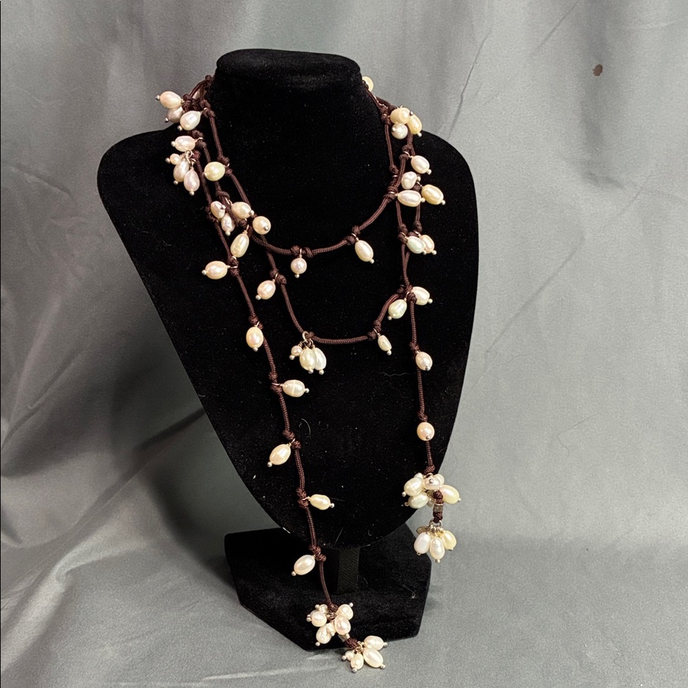 Elegant Pearl and Brown Necklace